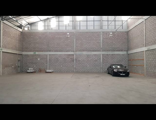 600M² FACTORY TO LET IN SAXON INDUSTRIAL
